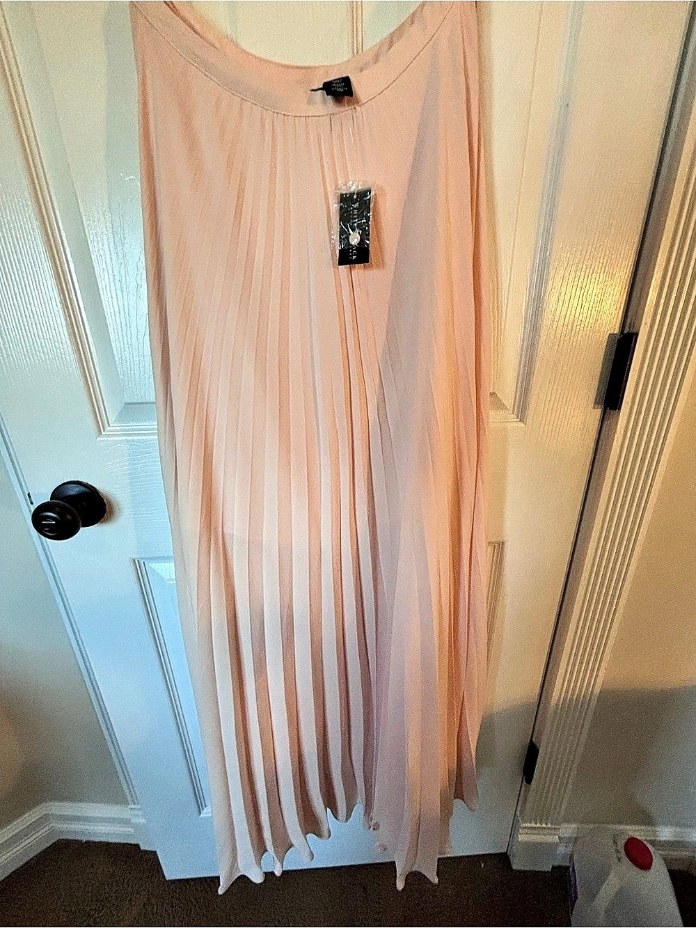 White House Black Market Pleated Maxi Dress in Pink/peach Size 2 NWT